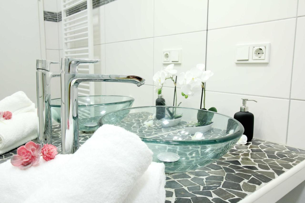 Secret Hideaways Cozystudio Superior Apartments Mit Wifi L 450M Bis Uni L Messe L Flughafen L Zoo Дуйсбург Екстериор снимка
